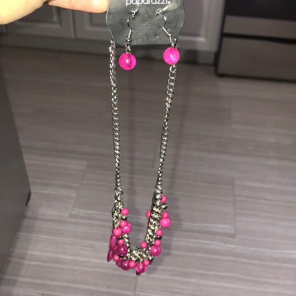 Necklaces set with earrings - Picture 3 of 5